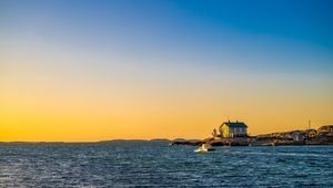 Превью обои море, дома, небо, закат
