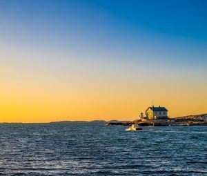 Превью обои море, дома, небо, закат