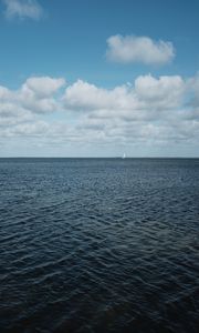 Превью обои море, горизонт, лодка, облака, небо, рябь