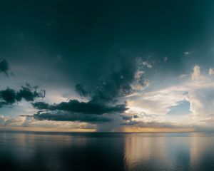 Превью обои море, горизонт, облака, рябь, пасмурно, тучи
