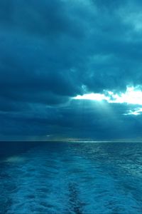 Превью обои море, горизонт, волны, облака, туман
