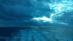 Превью обои море, горизонт, волны, облака, туман