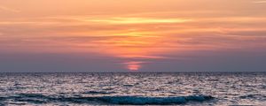 Превью обои море, горизонт, закат, небо, волны, рябь