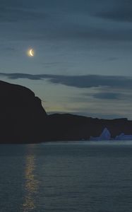 Превью обои море, горы, айсберг, луна, ночь, темный