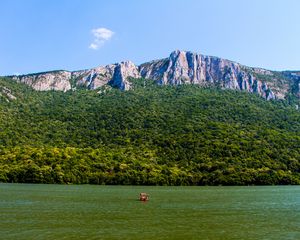 Превью обои море, горы, деревья, возвышенность, пейзаж