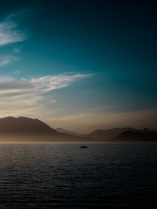 Превью обои море, горы, горизонт, вечер