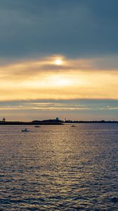 Превью обои море, катер, небо, облака