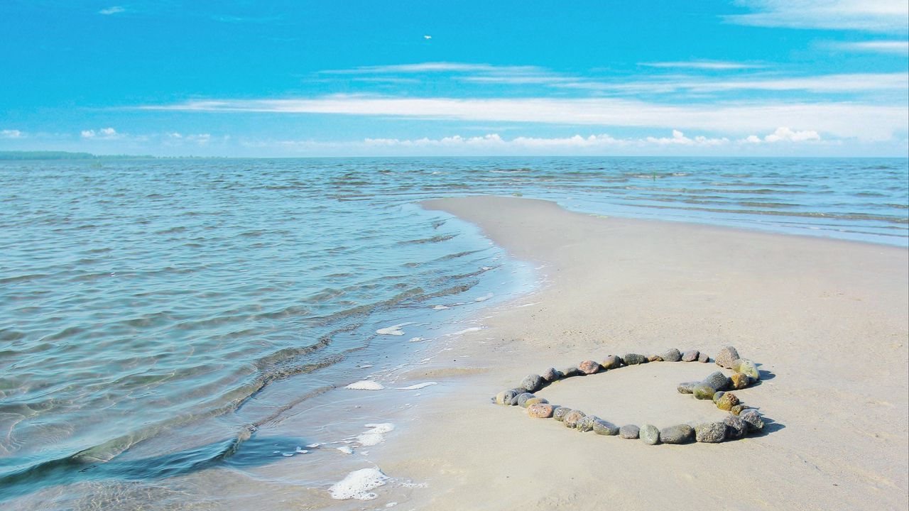 Обои море, любовь, романтика, солнце, вода, песок, камни, облака, пейзаж, волны, красота, берег, пляж