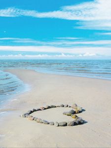 Превью обои море, любовь, романтика, солнце, вода, песок, камни, облака, пейзаж, волны, красота, берег, пляж