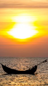 Превью обои море, лодка, горизонт, закат