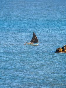 Превью обои море, лодка, парус, минимализм