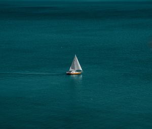 Превью обои море, лодка, парусник, вода, горизонт