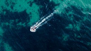 Превью обои море, лодка, скала, вид сверху