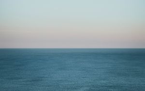Превью обои море, луна, горизонт, сумерки, минимализм