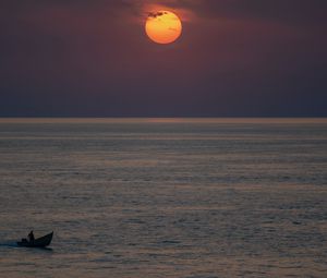 Превью обои море, луна, горизонт, ночь