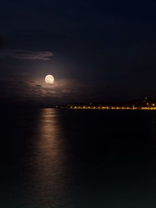 Превью обои море, луна, ночь, огни