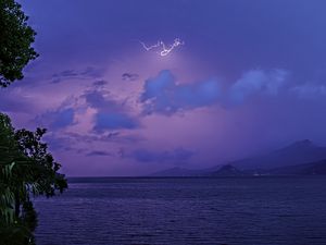 Превью обои море, небо, молния, горы, пейзаж, природа