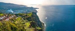 Превью обои море, обрыв, берег, трава, природа