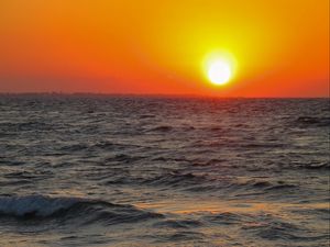 Превью обои море, океан, волны, солнце, закат