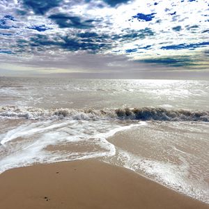 Превью обои море, океан, волны, прилив, пляж, облака