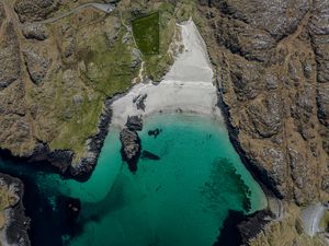 Превью обои море, остров, бухта, вид сверху