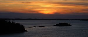 Превью обои море, остров, деревья, закат, вечер