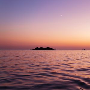 Превью обои море, остров, сумерки, волны, вода