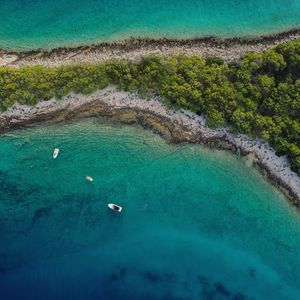 Превью обои море, остров, вид сверху, лодки, пляж