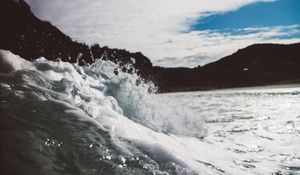 Превью обои море, пена, брызги, крупным планом