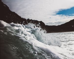 Превью обои море, пена, брызги, крупным планом