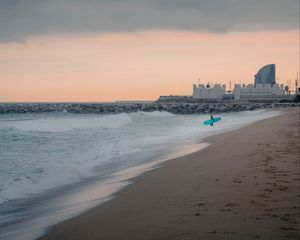 Превью обои море, пляж, серфер, пристань