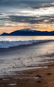 Превью обои море, пляж, волна, сумерки, пейзаж