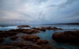 Превью обои море, побережье, камни, вода, горизонт, природа