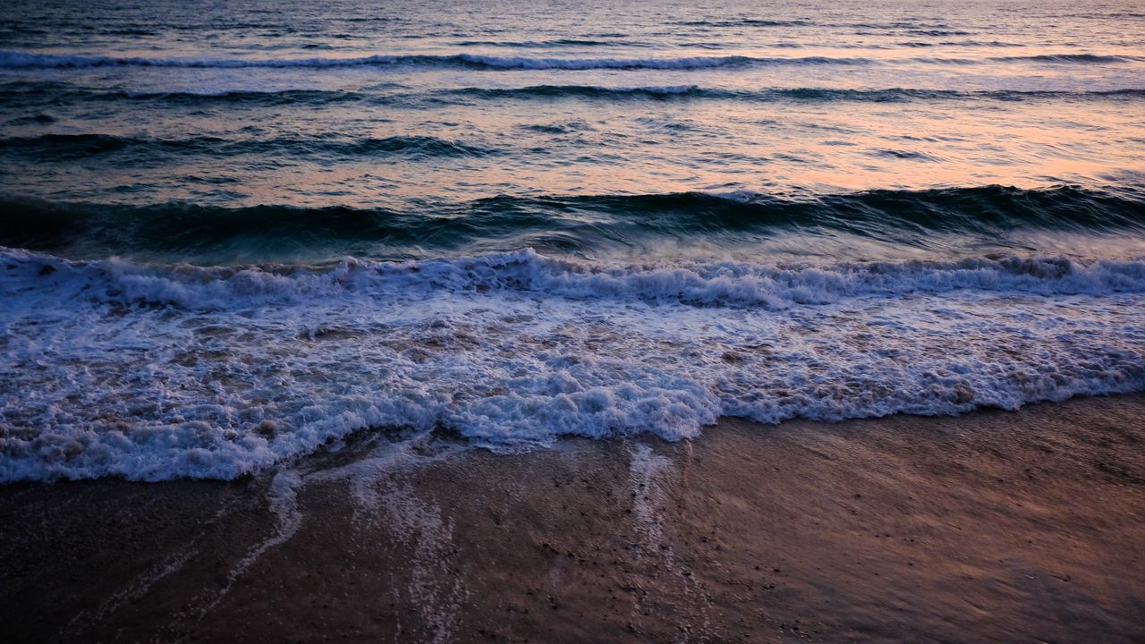 Обои море, побережье, песок, волны, вода