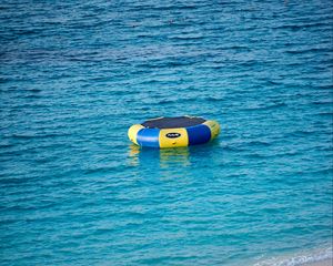 Превью обои море, побережье, пляж, спасательный круг