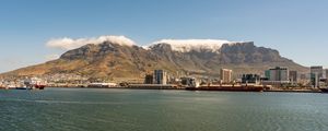 Превью обои море, порт, горы, облака