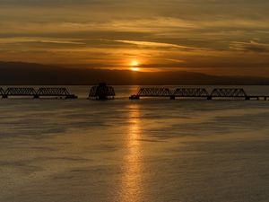 Превью обои море, рябь, мост, рассвет, облака, природа