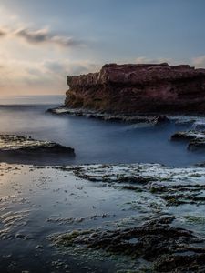 Превью обои море, скала, берег, рельеф, долгая выдержка, пейзаж