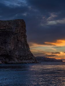 Превью обои море, скала, небо, закат