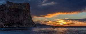 Превью обои море, скала, небо, закат