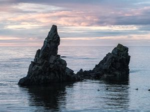 Превью обои море, скала, вода, сумерки, пейзаж