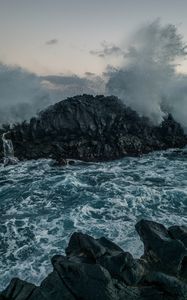 Превью обои море, скалы, брызги, волны, шторм, вода