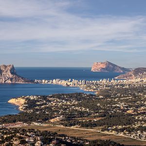 Превью обои море, скалы, город, здания, вид сверху