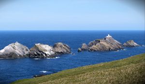 Превью обои море, скалы, маяк, небо, берег, пейзаж