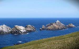 Превью обои море, скалы, маяк, небо, берег, пейзаж