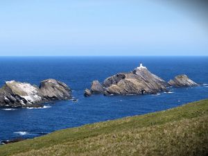 Превью обои море, скалы, маяк, небо, берег, пейзаж