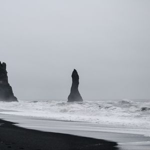 Превью обои море, скалы, волны, чб