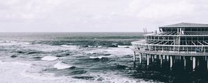Превью обои море, строение, прибой, сваи
