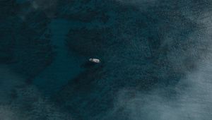 Превью обои море, вода, лодка, вид сверху