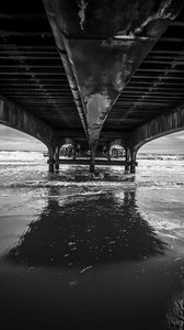 Превью обои море, вода, мост, чб
